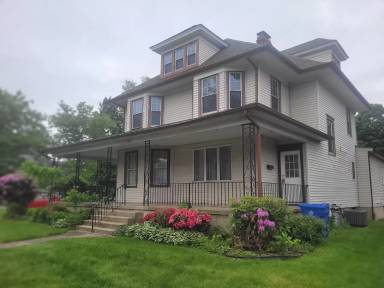 Main picture of 745 Highland Ave