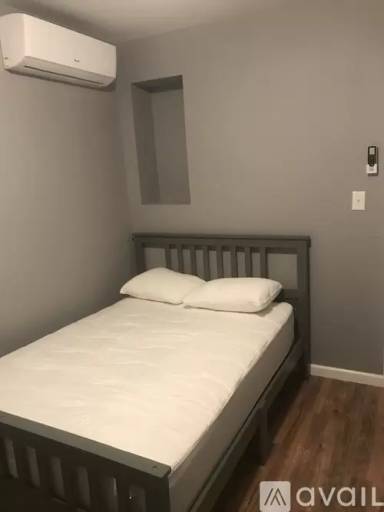 Main picture of 3242 N Sydenham St