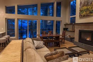Main picture of 608 Pine Pl