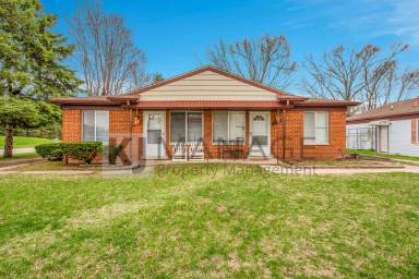 Main picture of 34417 Donnelly St