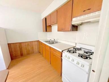Main picture of 2468 Parkview Ave