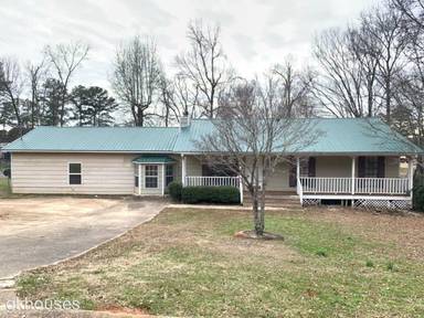 Main picture of 703 Thinbark Ln