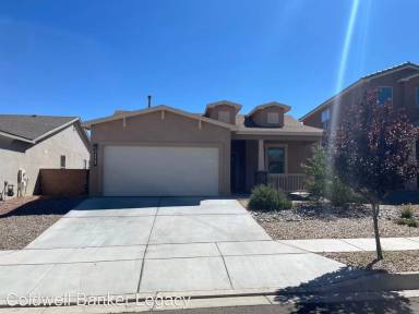 Main picture of 4465 Golden Eagle Loop NE