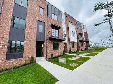 Main picture of 496 W Trinity Ln