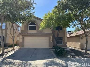 Main picture of 3039 E Pontiac Dr