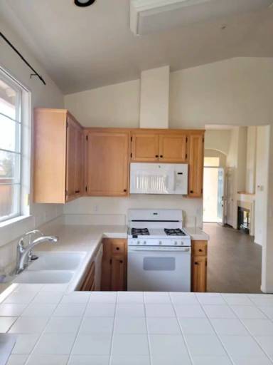 Main picture of 3873 Poinsettia St