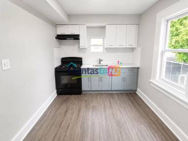 Main picture of 148 Norwood St