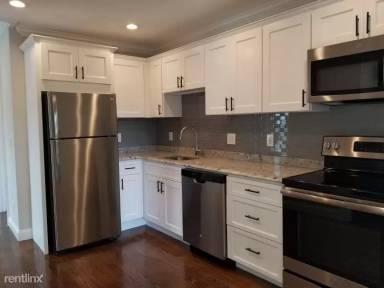 Main picture of 41 W Walnut Park