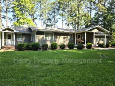 Main picture of 1624 Air Park Dr