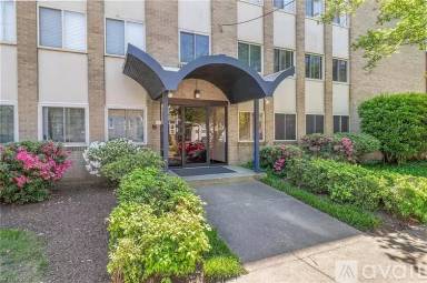 Main picture of 1005 Woodrow Ave