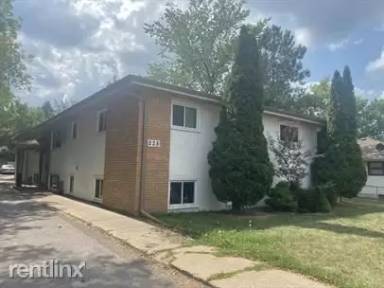 Main picture of 228 40th Ave NE