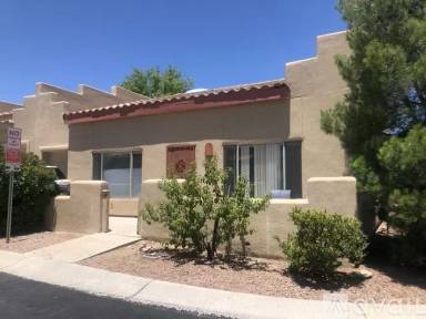 Main picture of 1626 E Parada del Sol