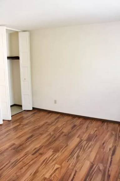 Main picture of 437 W Main St