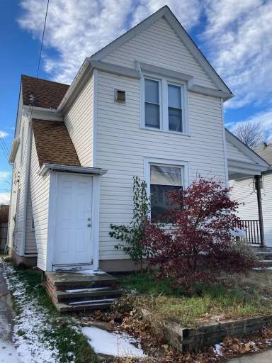 Main picture of 1528 W 102nd St