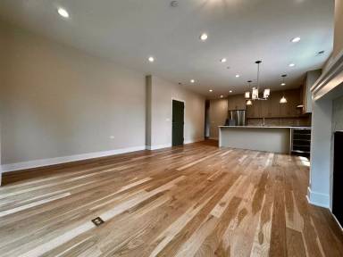 Main picture of 4861 N Hermitage Ave
