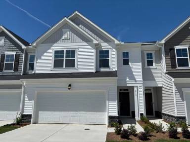 Main picture of 210 Shingle Oak Rd