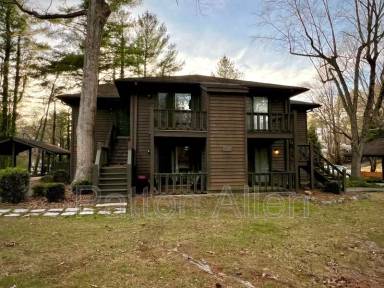 Main picture of 520 Courtwood Ln