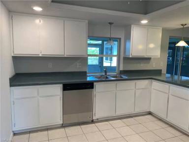 Main picture of 1000 NW 19th Pl
