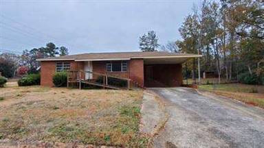 Main picture of 100 Randall Dr SE