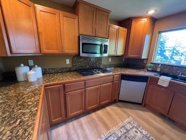 Main picture of 7604 Holiday Blvd