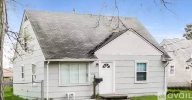 Main picture of 16113 Westdale Ave