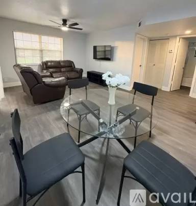Main picture of Oaks III Condominium