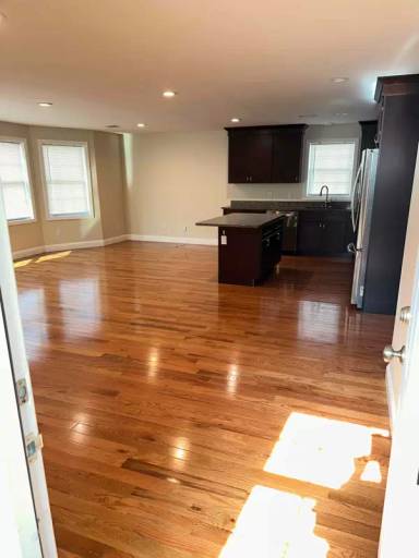 Main picture of 32 Alaska St