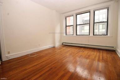 Main picture of 74 Brainerd Rd