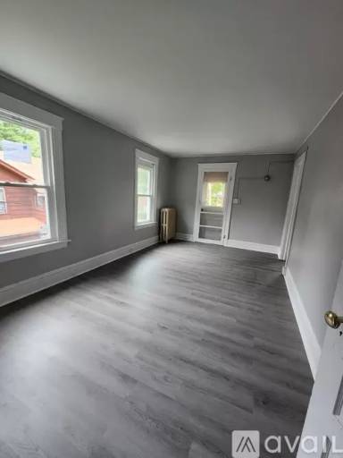 Main picture of 430 W 4th St