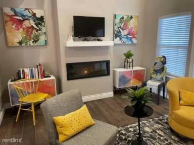 Main picture of 2707 SW Livingston Sq