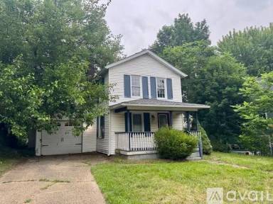 Main picture of 612 Guy St NW