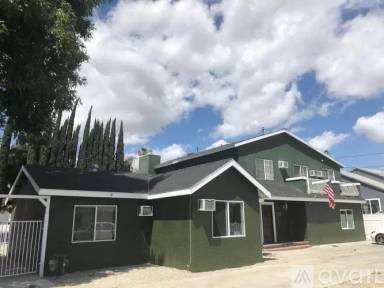 Main picture of 7441 Vanalden Ave