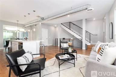 Main picture of 4926 Lowell Blvd