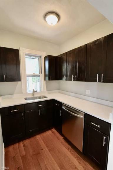 Main picture of 35 Sudan St