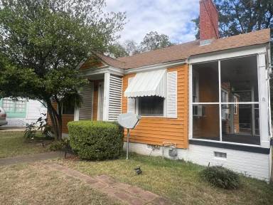 Main picture of 219 S Panama St