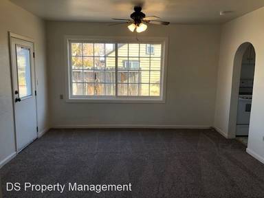 Main picture of 2715 W Woodlawn Ave