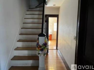 Main picture of 11 Dickson St