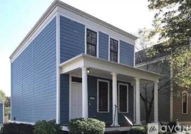 Main picture of 3249 S Mester St