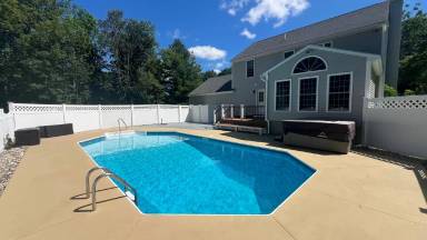 Main picture of 2 Winterberry Ln