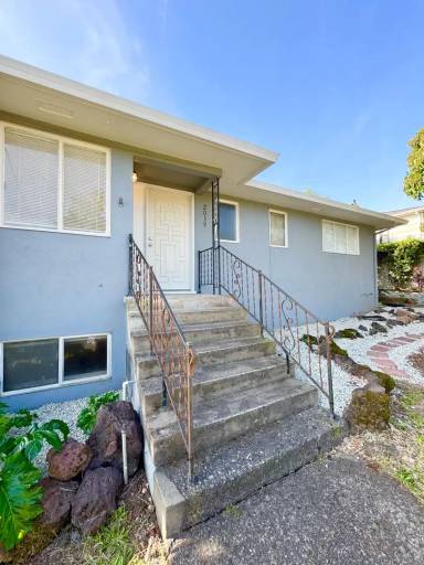 Main picture of 2039 Gold St