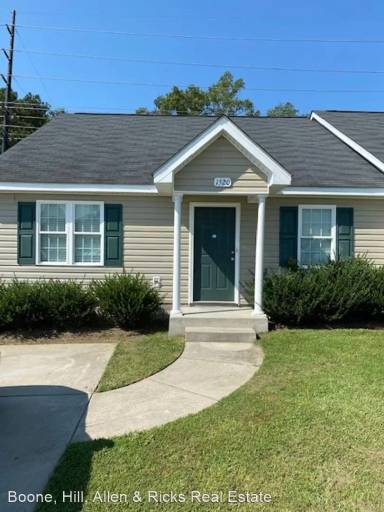 Main picture of 1504 Surrey Ct