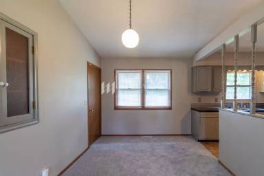 Main picture of 1605 Englewood Dr