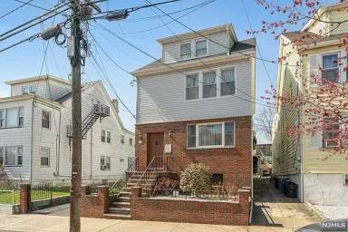 Main picture of 171 Highland Ave