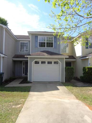 Main picture of 111 Commons Dr