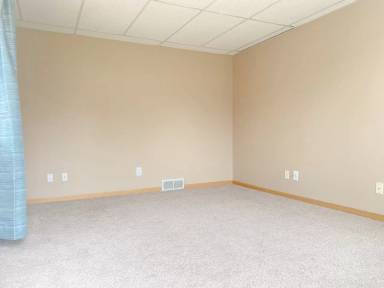 Main picture of 6913-6915 S 39th Ave