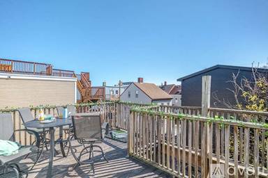 Main picture of 367 Maverick St