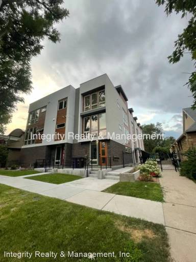 Main picture of 881 Delaware St