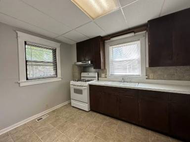 Main picture of 410 Plummer St