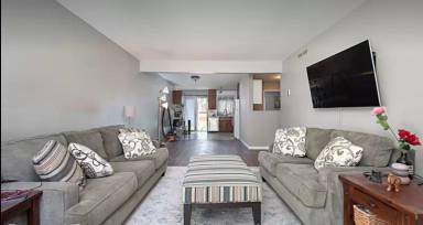 Main picture of 8752 Wahl St