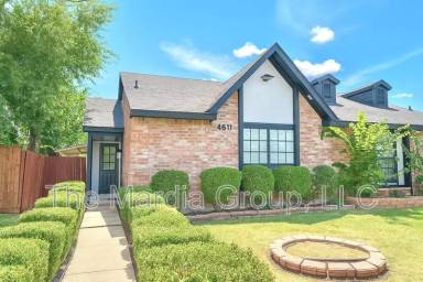 Main picture of 4611 Carr St